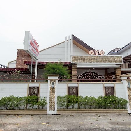 Oyo 619 Naufal Guest House Syariah Medan Exterior photo