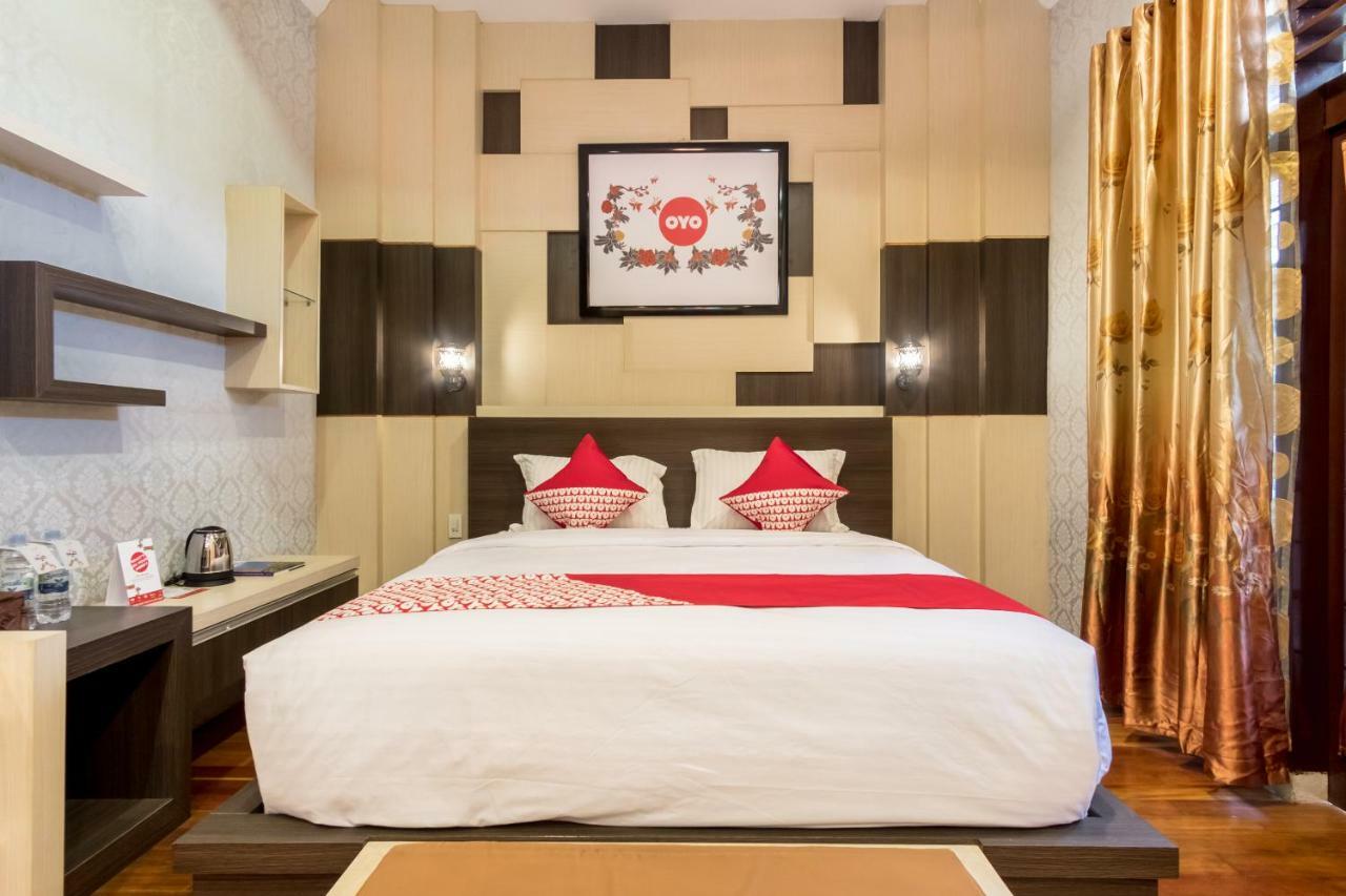 Oyo 619 Naufal Guest House Syariah Medan Exterior photo